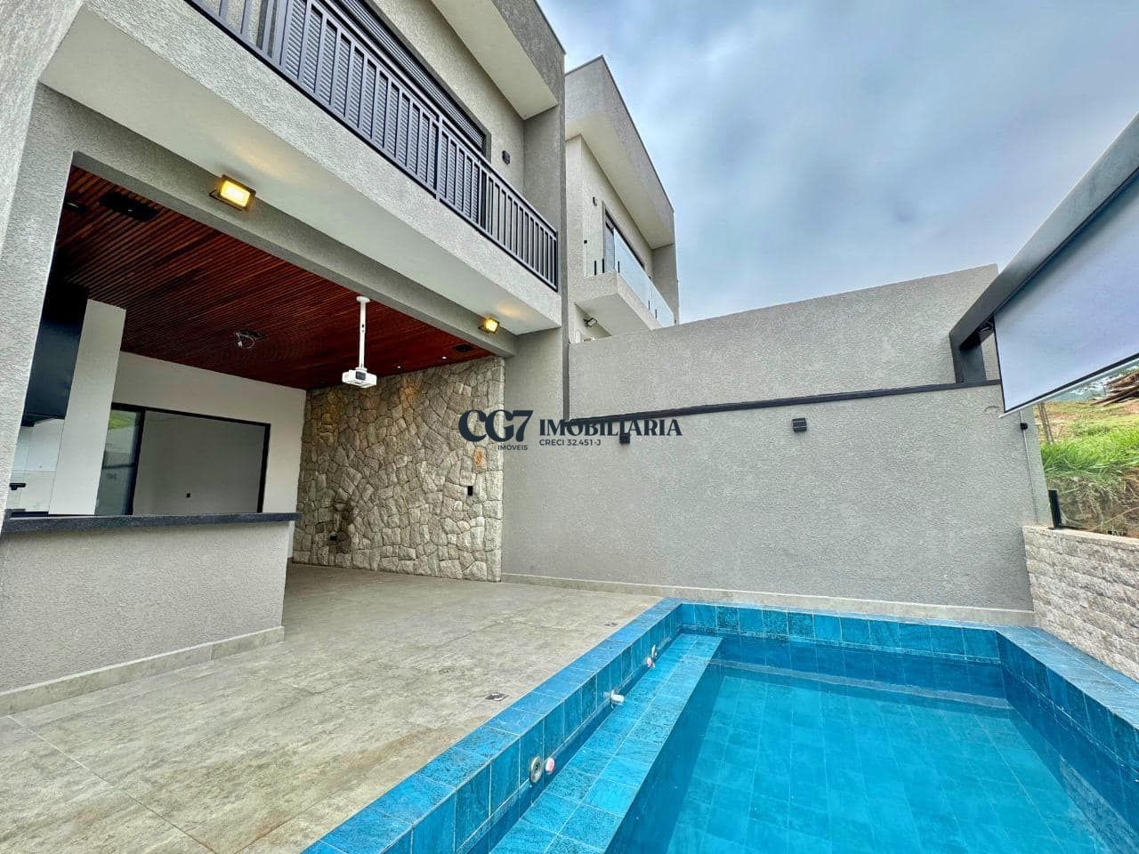 Sobrado à venda com 3 quartos, 151m² - Foto 1