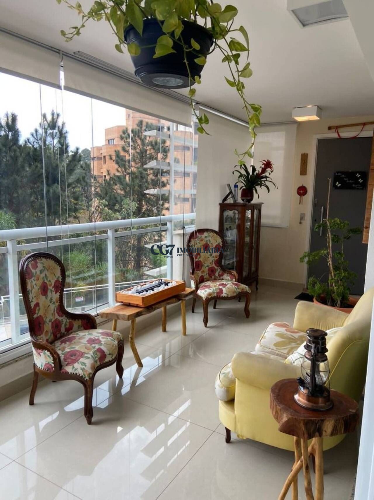 Apartamento à venda com 4 quartos, 196m² - Foto 1