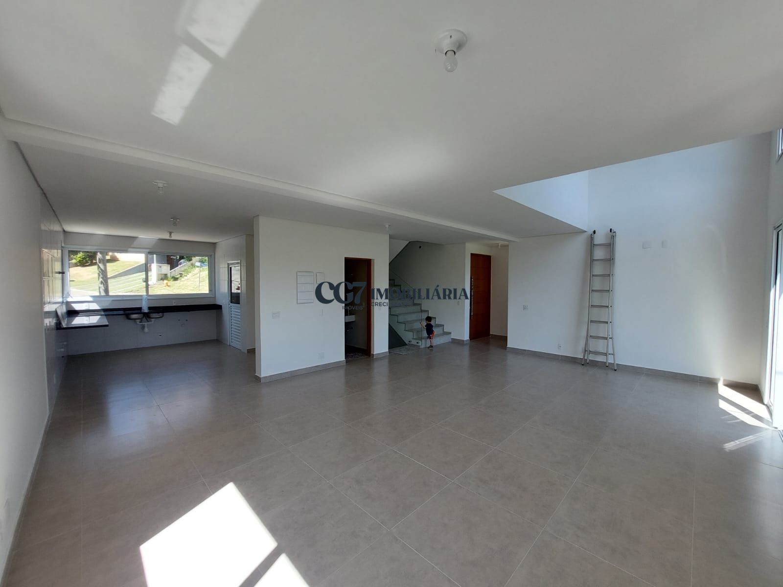 Casa de Condomínio à venda com 3 quartos, 286m² - Foto 2