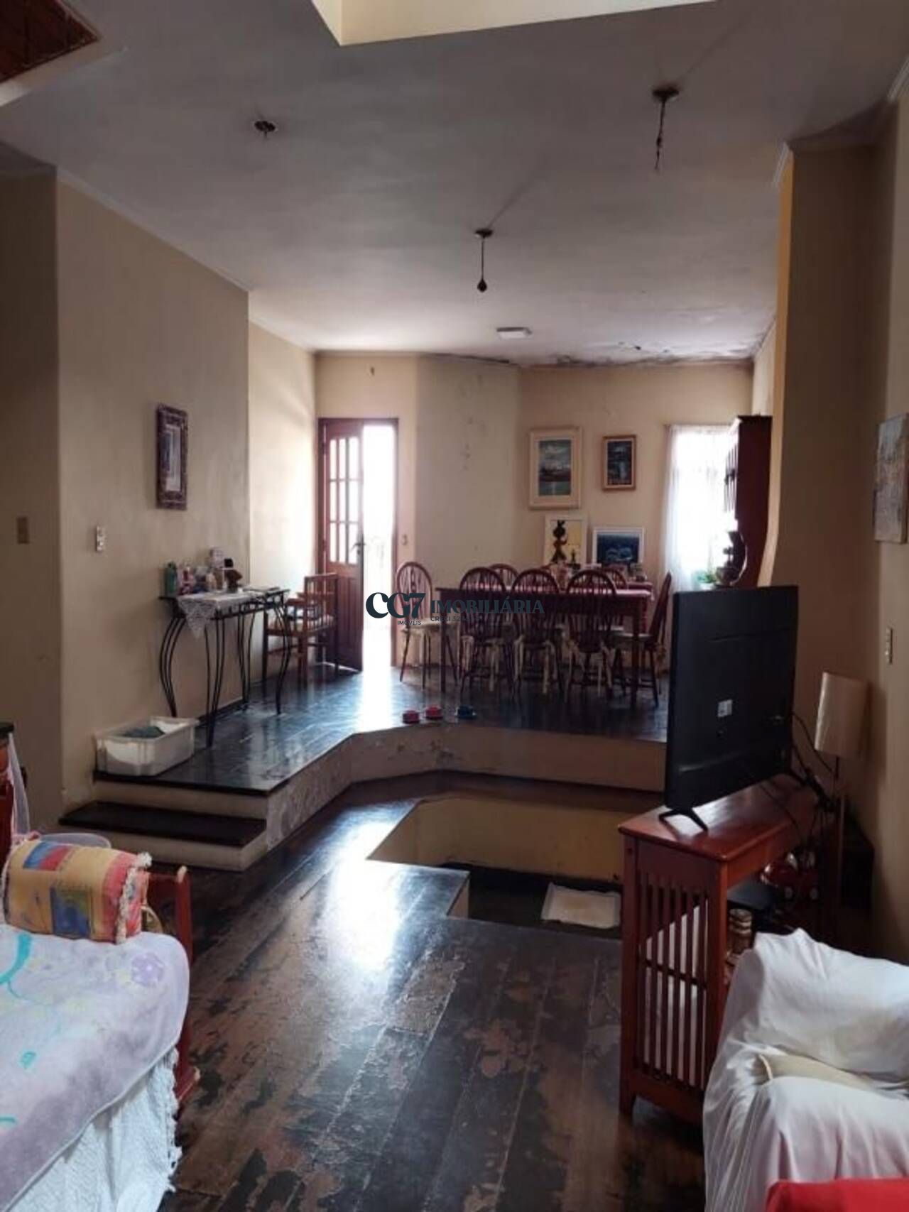 Sobrado à venda com 5 quartos, 281m² - Foto 2