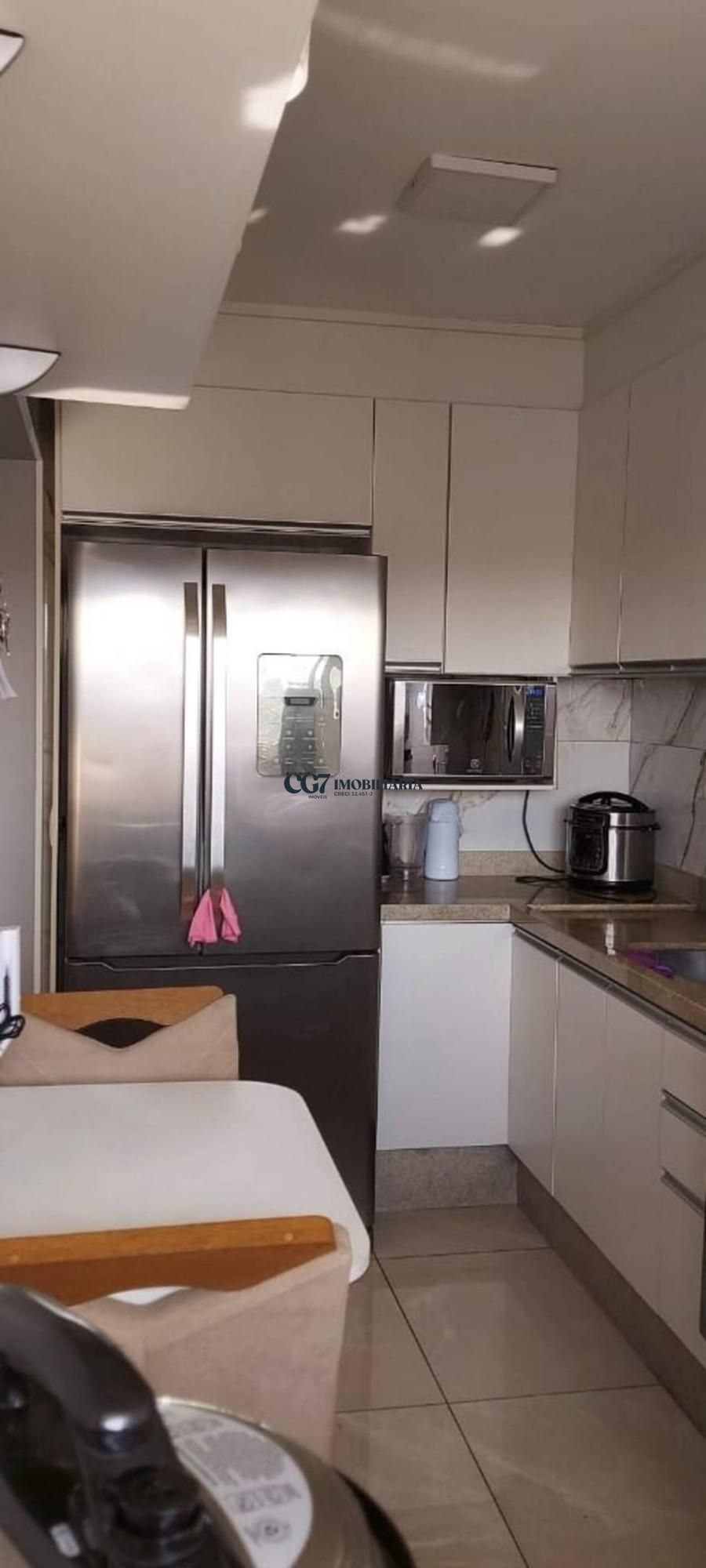 Apartamento à venda com 3 quartos, 68m² - Foto 2