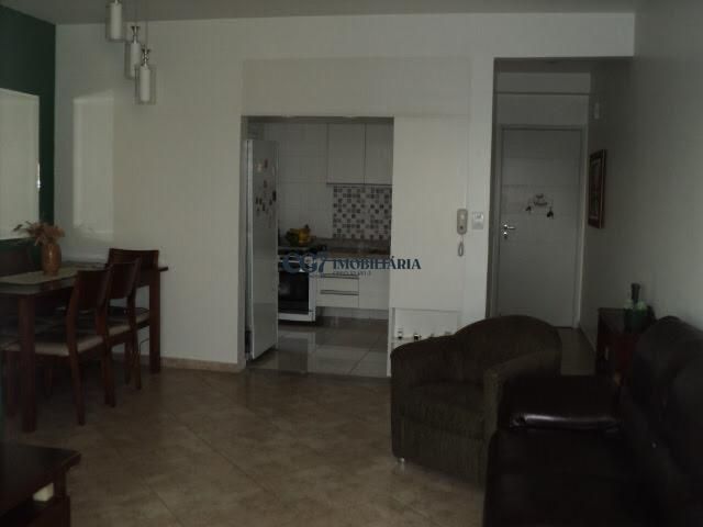 Apartamento à venda com 2 quartos, 78m² - Foto 2