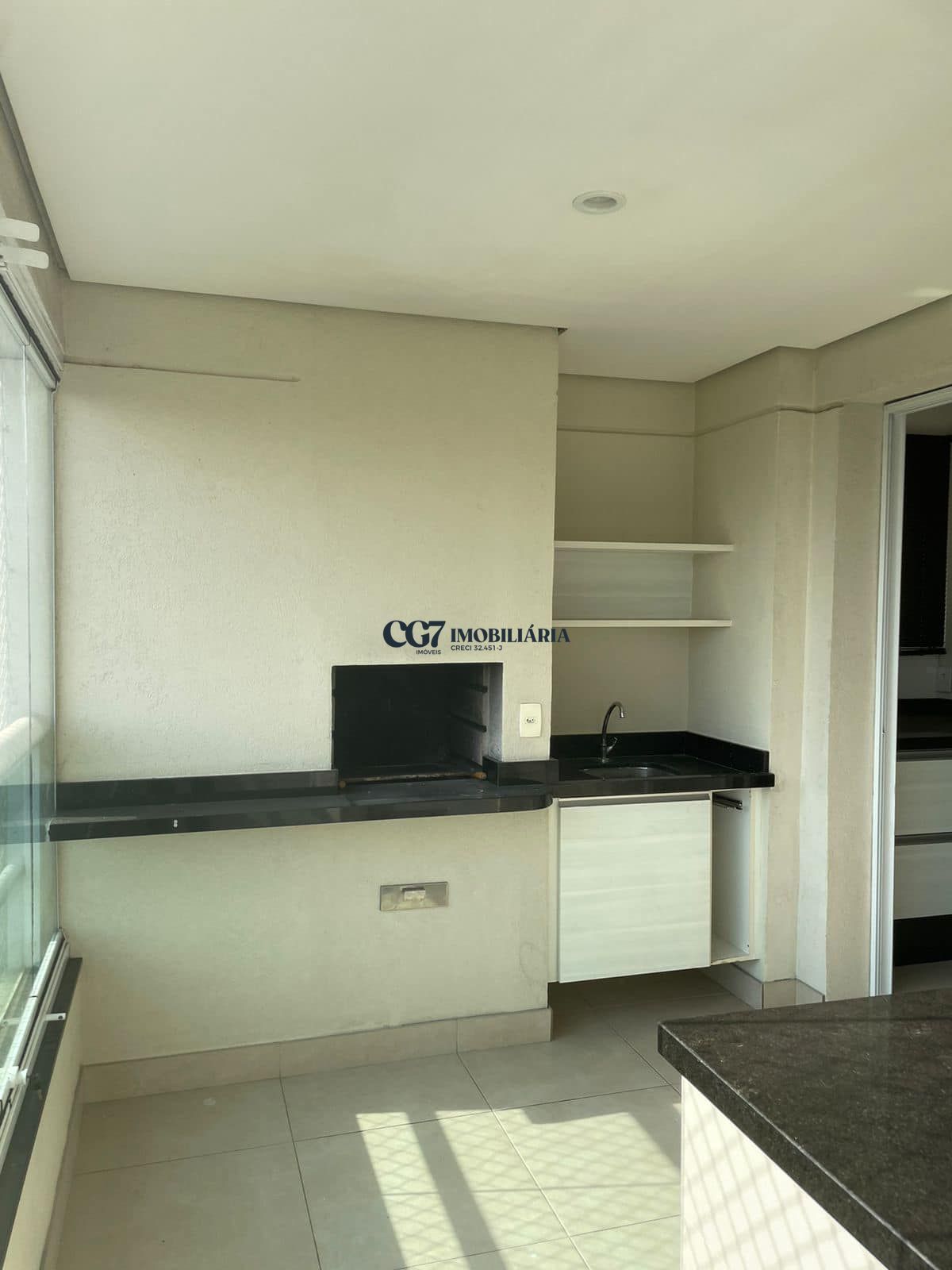 Apartamento para alugar com 4 quartos, 206m² - Foto 3