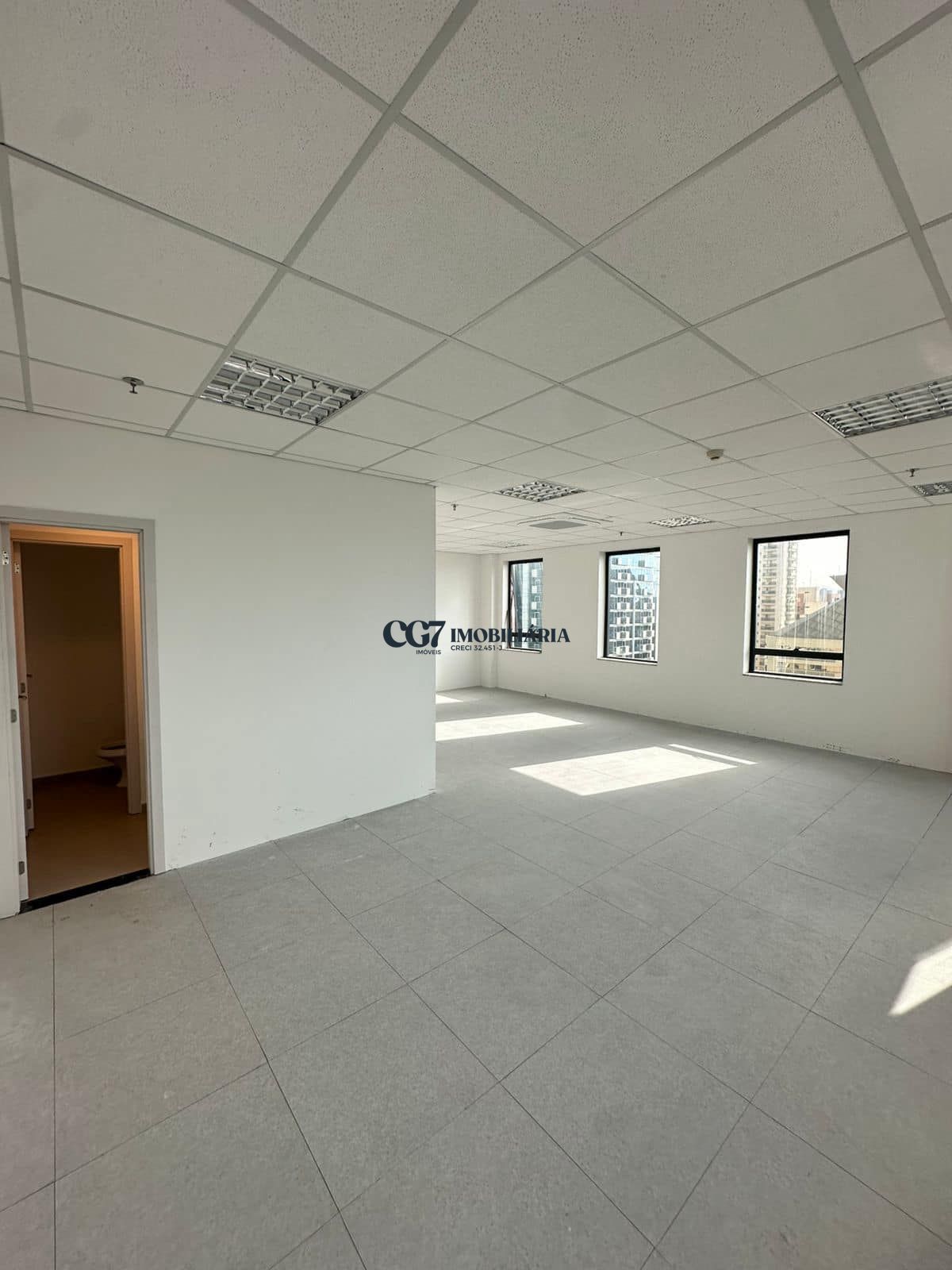 Conjunto Comercial-Sala para alugar com 1 quarto, 70m² - Foto 4