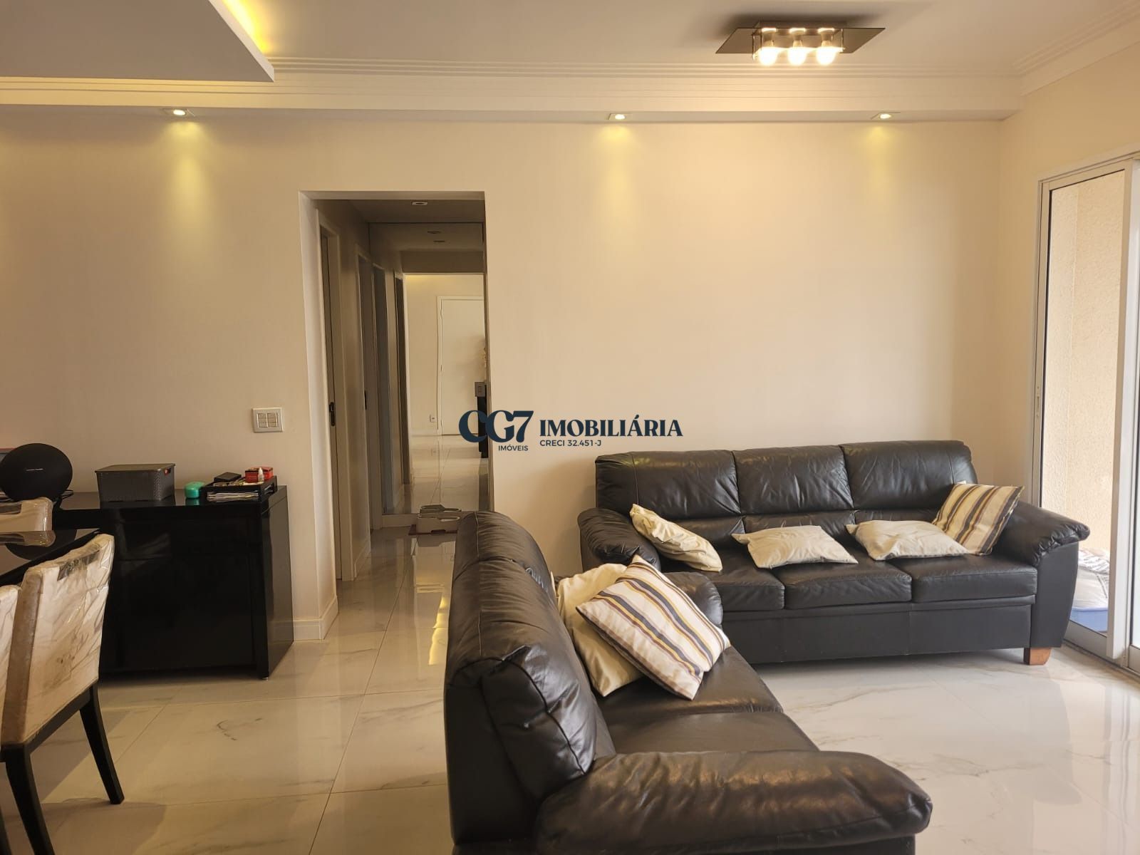 Apartamento à venda com 2 quartos, 107m² - Foto 4