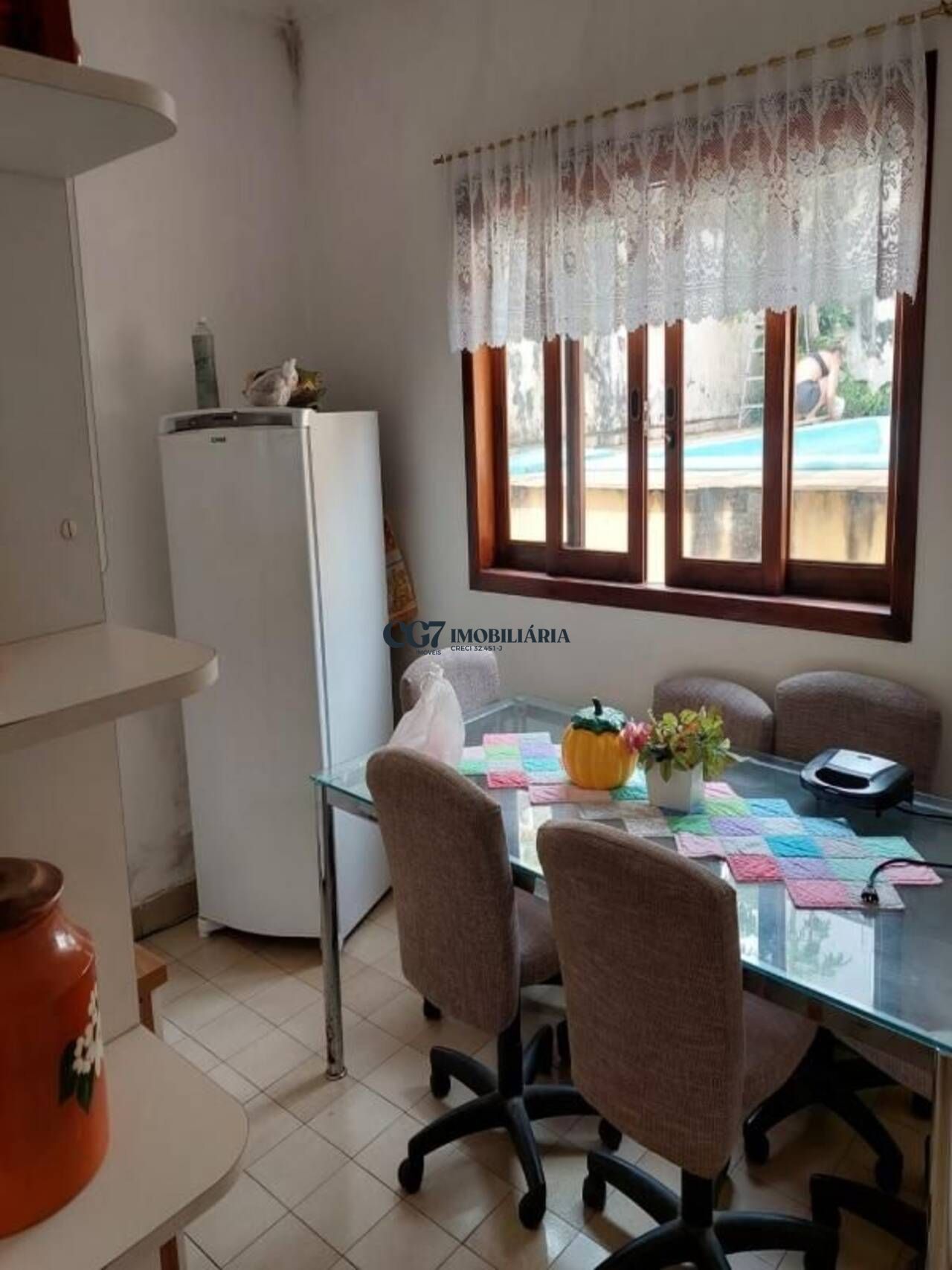 Sobrado à venda com 5 quartos, 281m² - Foto 1