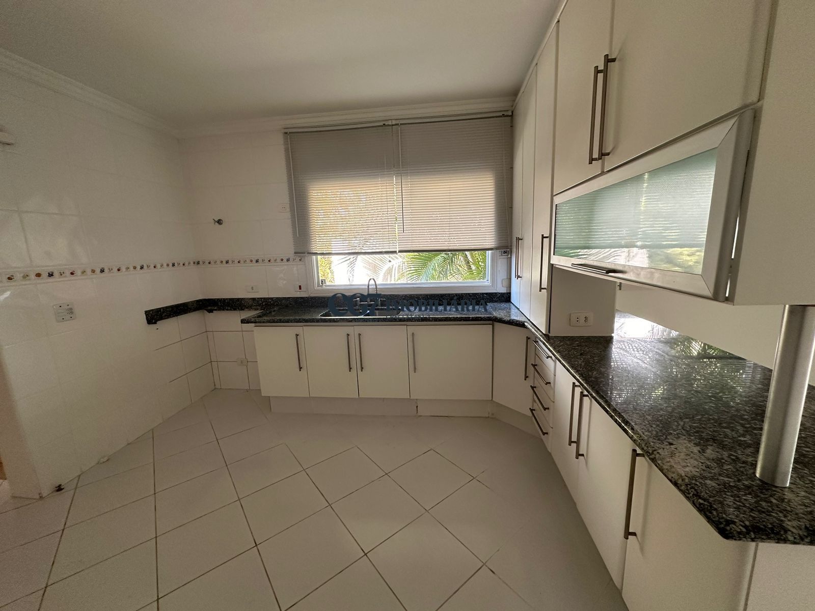 Sobrado para alugar com 4 quartos, 430m² - Foto 2