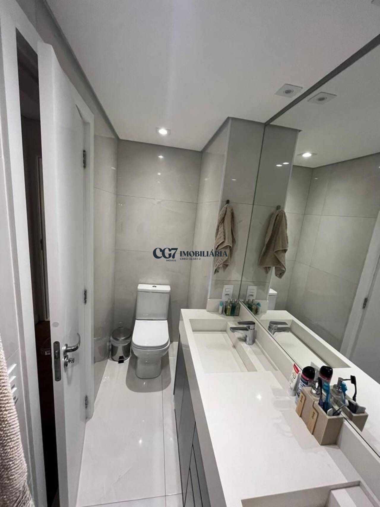 Apartamento à venda com 2 quartos, 67m² - Foto 13