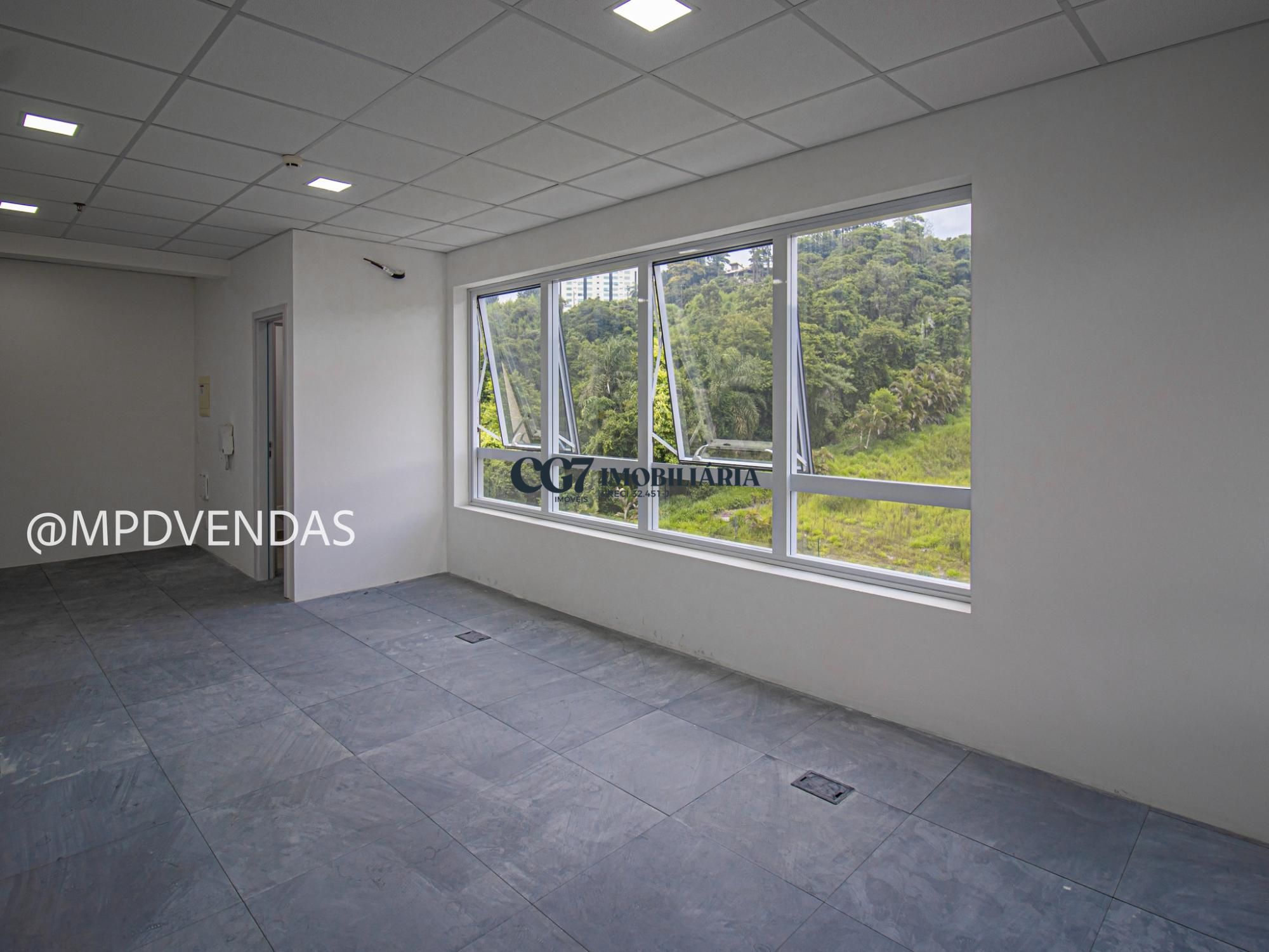 Conjunto Comercial-Sala à venda com 1 quarto, 38m² - Foto 1