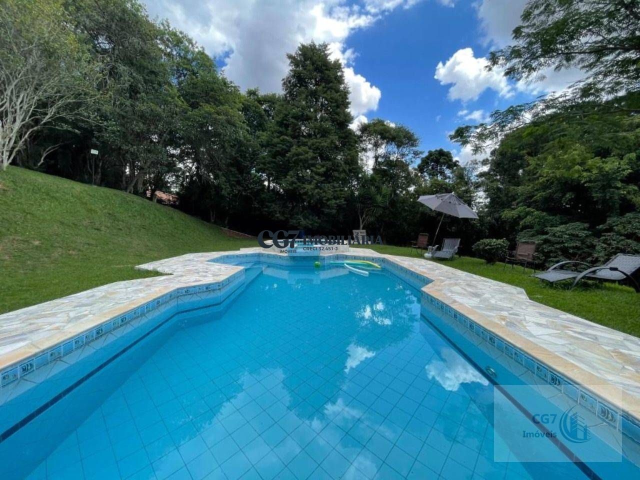 Fazenda à venda com 3 quartos, 690m² - Foto 2