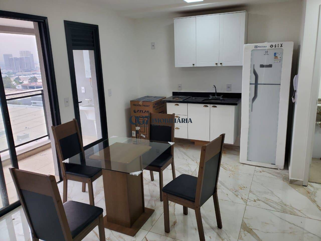 Apartamento à venda com 2 quartos, 75m² - Foto 1