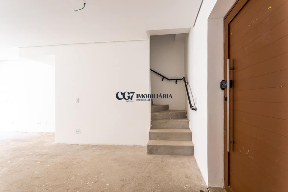 Sobrado à venda com 4 quartos, 215m² - Foto 4