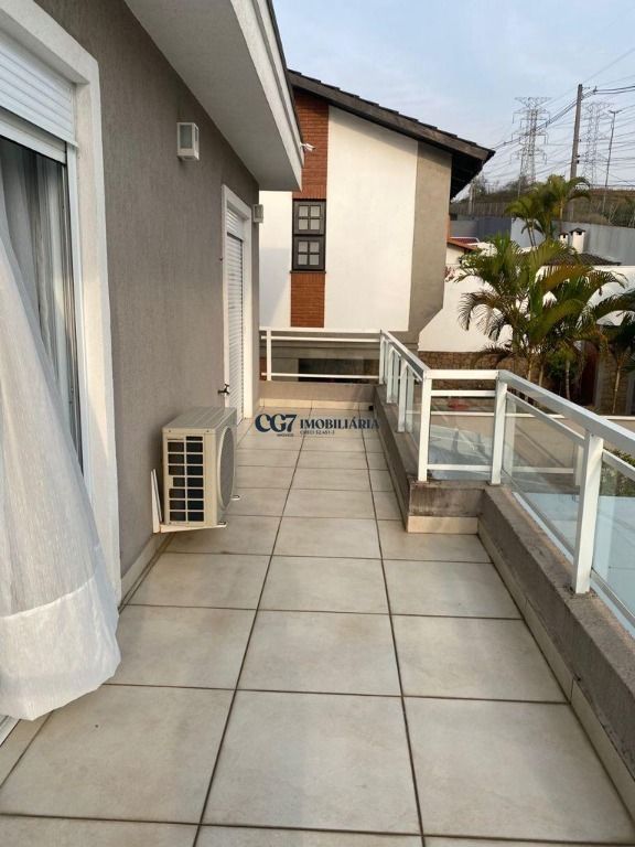 Casa de Condomínio à venda com 4 quartos, 300m² - Foto 2