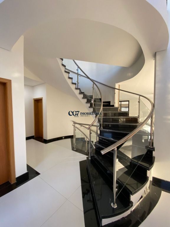 Casa de Condomínio à venda com 5 quartos, 750m² - Foto 2