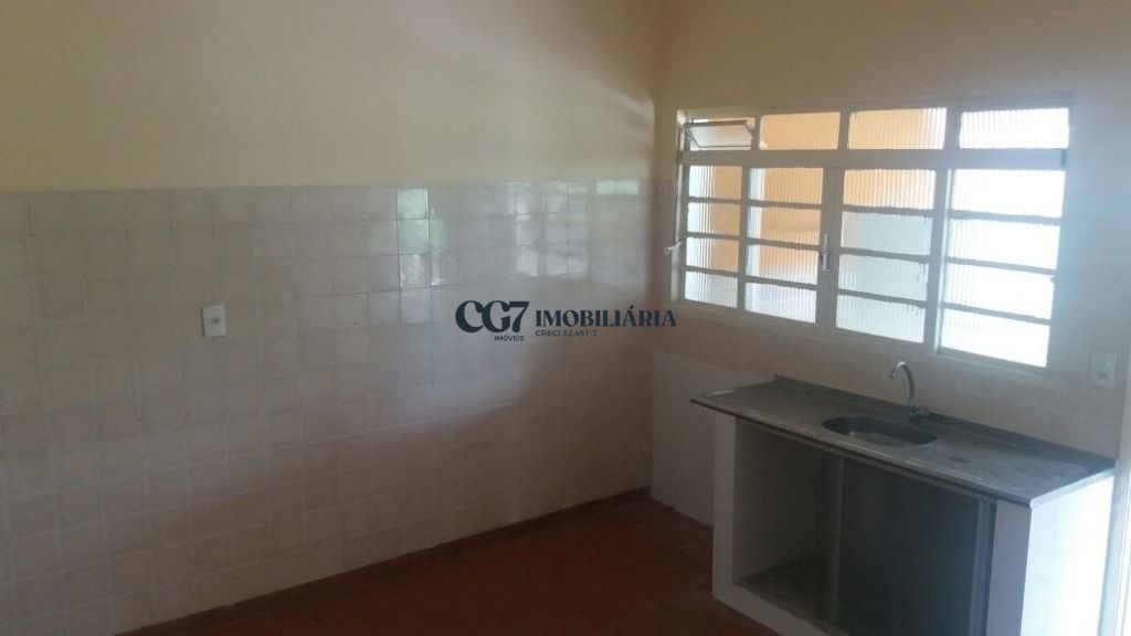 Casa à venda com 2 quartos, 210m² - Foto 9