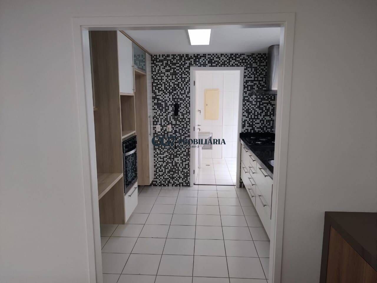 Sobrado à venda com 4 quartos, 180m² - Foto 3