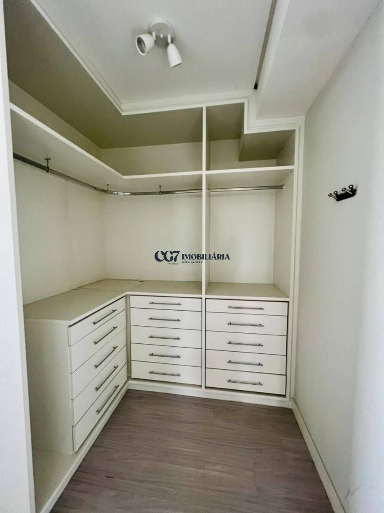 Apartamento à venda com 3 quartos, 212m² - Foto 9