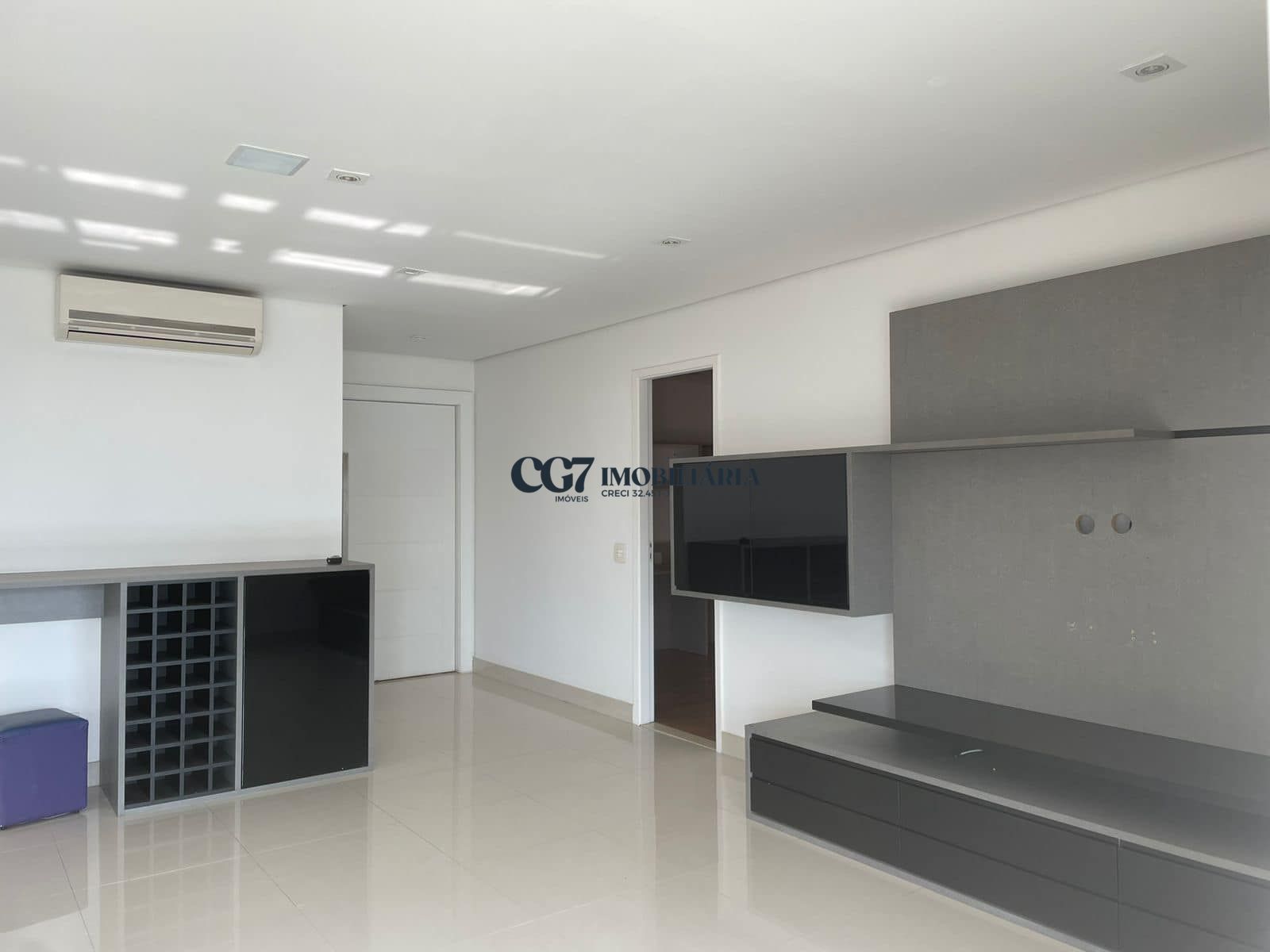 Apartamento para alugar com 4 quartos, 206m² - Foto 5