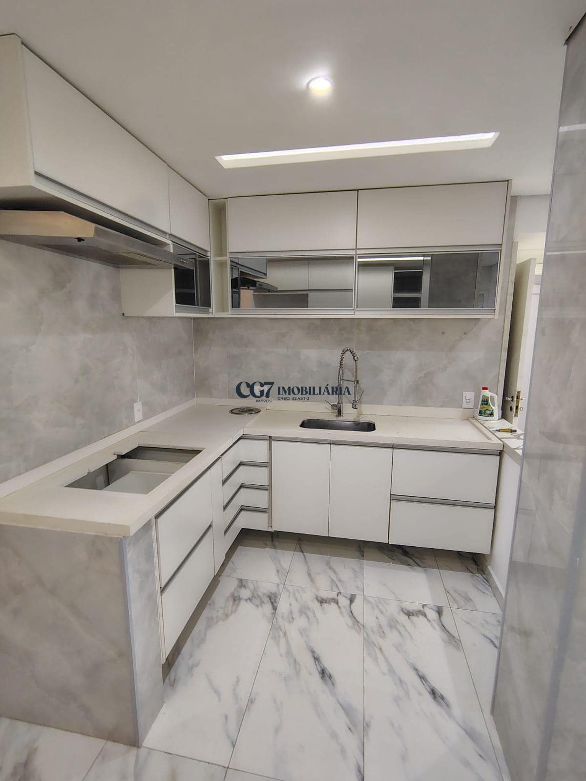 Apartamento à venda com 3 quartos, 154m² - Foto 4