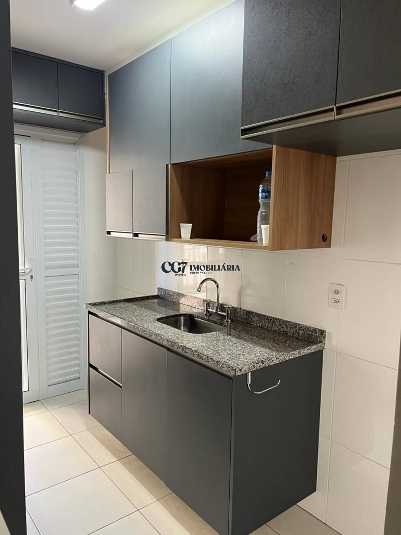 Apartamento à venda com 3 quartos, 73m² - Foto 3