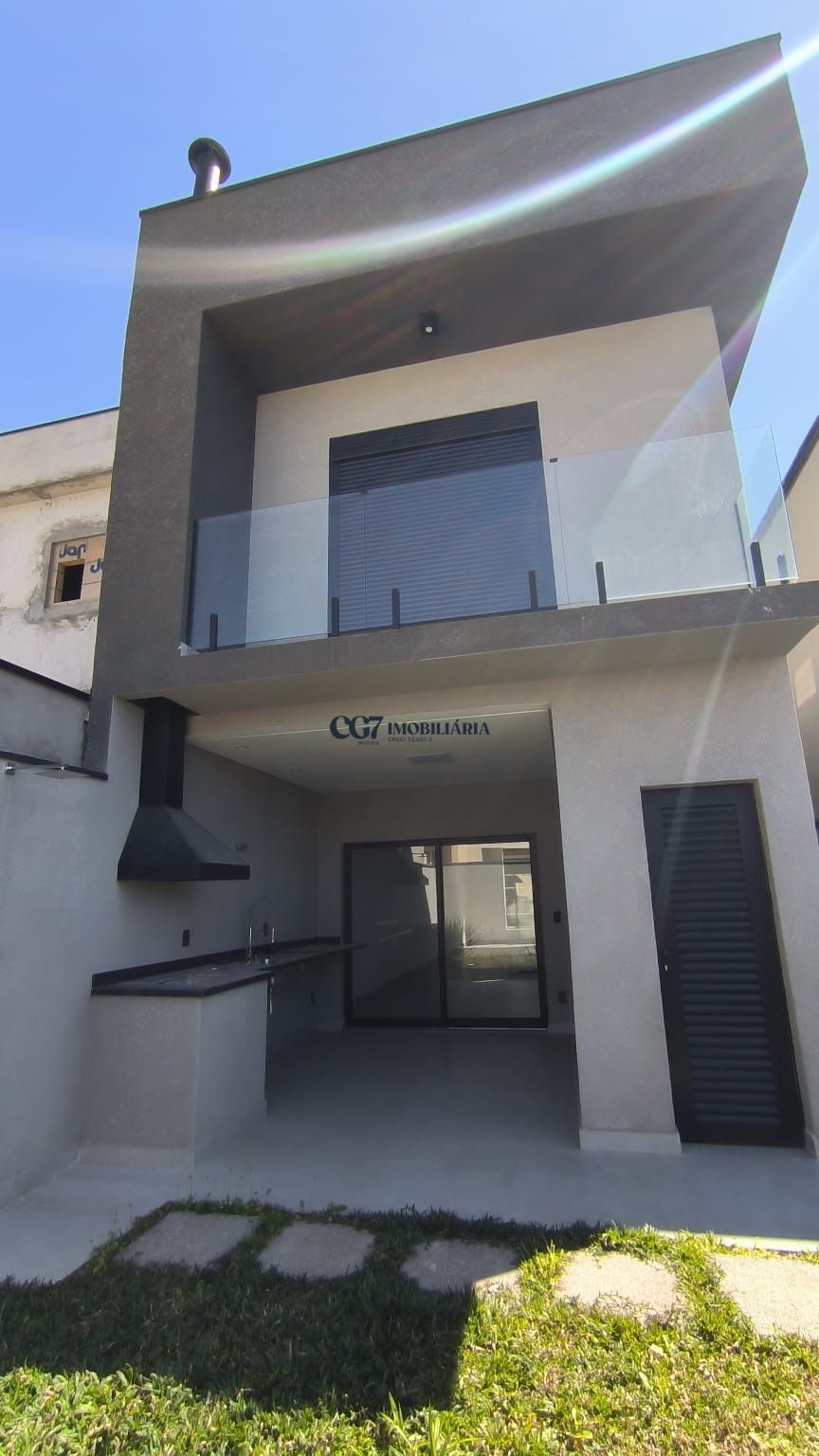 Sobrado à venda com 3 quartos, 137m² - Foto 1