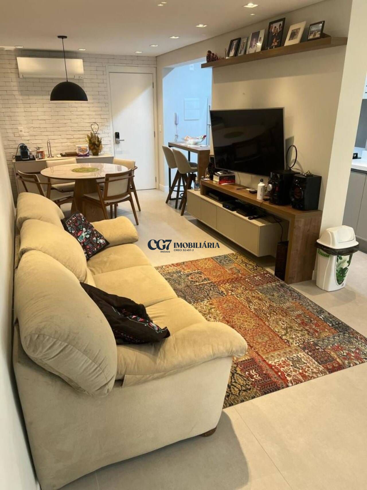 Apartamento à venda com 2 quartos, 70m² - Foto 1