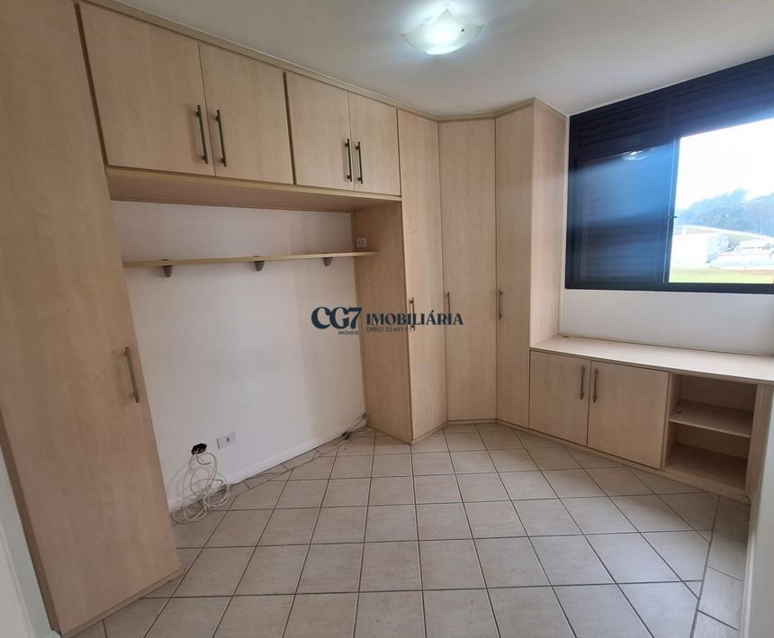 Apartamento para alugar com 2 quartos, 77m² - Foto 3