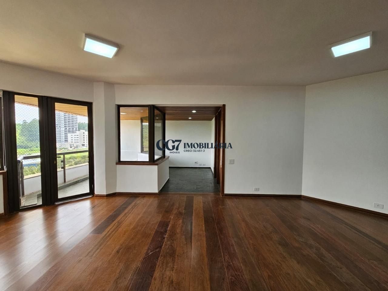 Apartamento para alugar com 3 quartos, 206m² - Foto 2