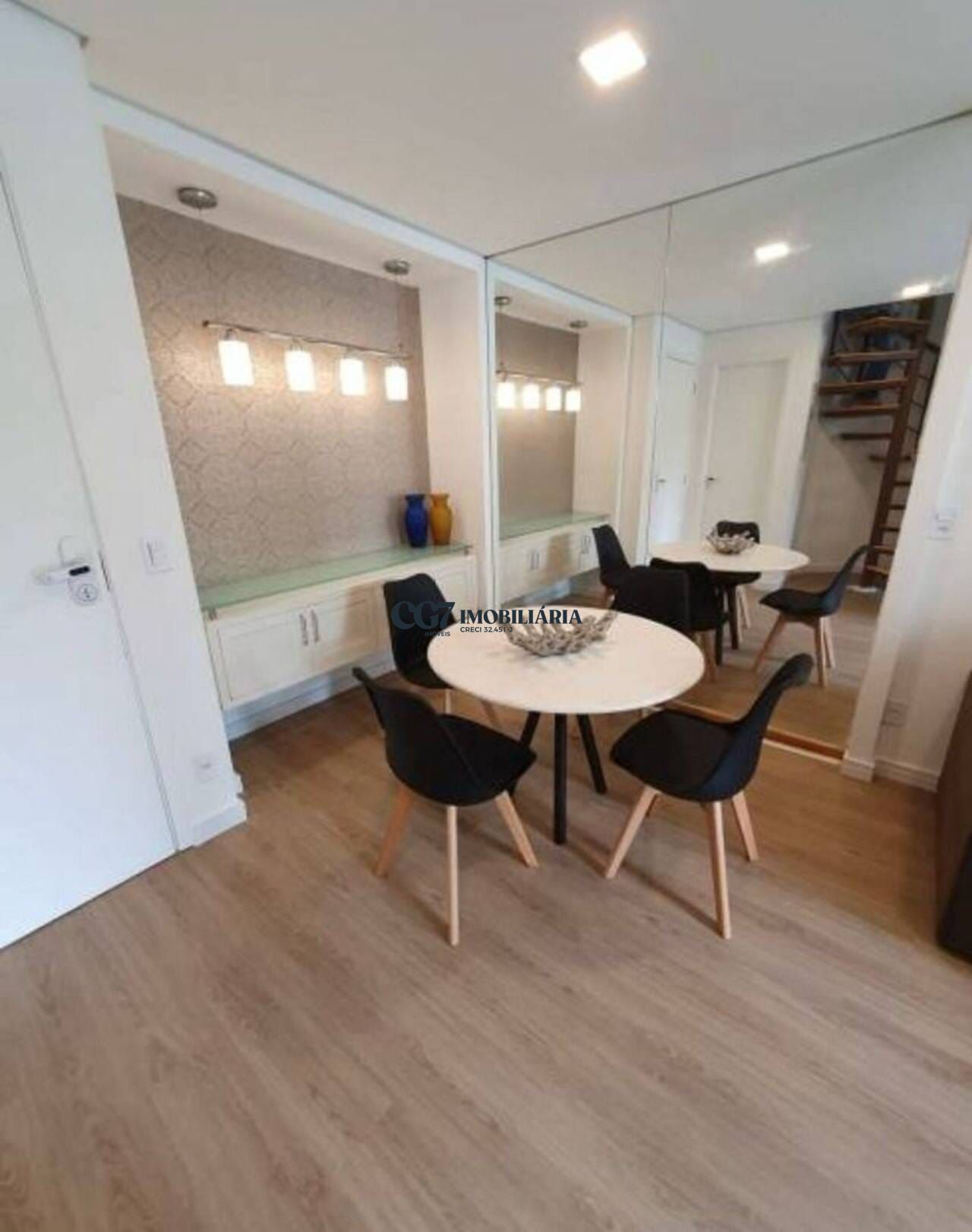 Apartamento à venda com 1 quarto, 55m² - Foto 2