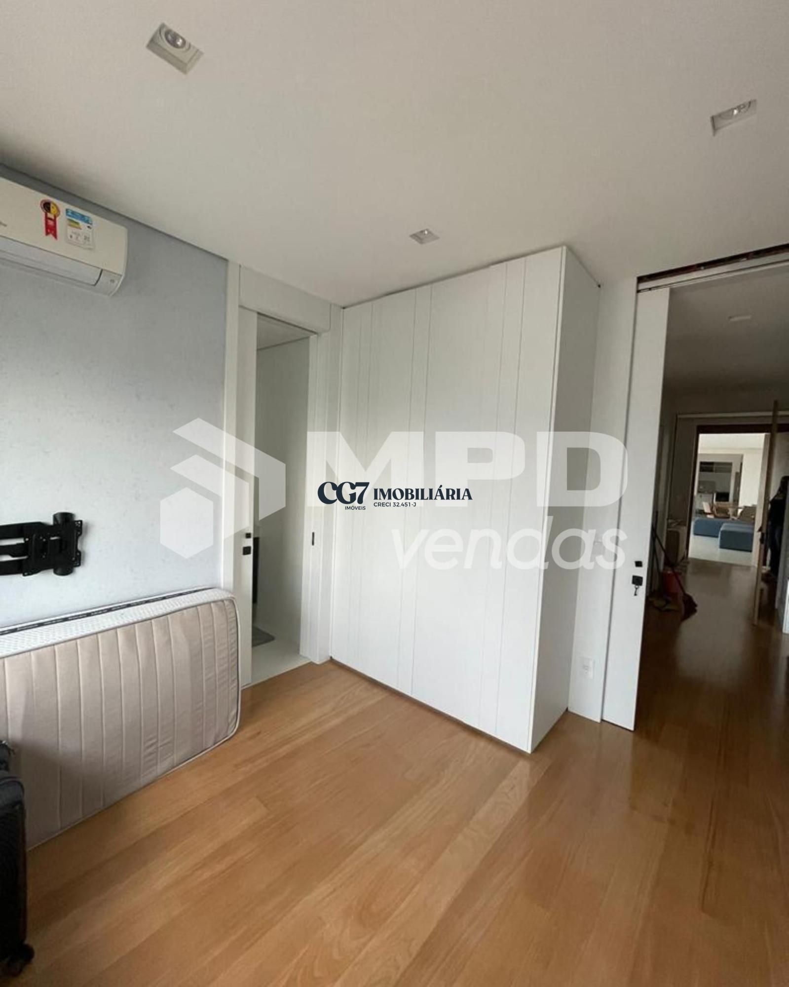 Apartamento à venda com 3 quartos, 228m² - Foto 7