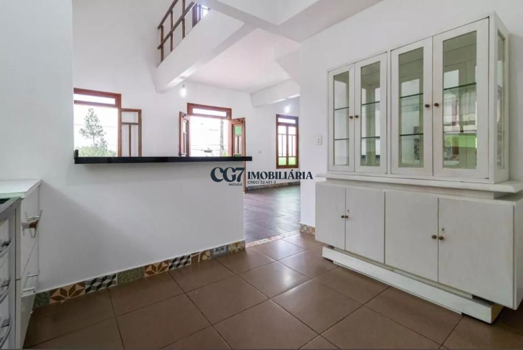 Casa de Condomínio à venda com 3 quartos, 200m² - Foto 2