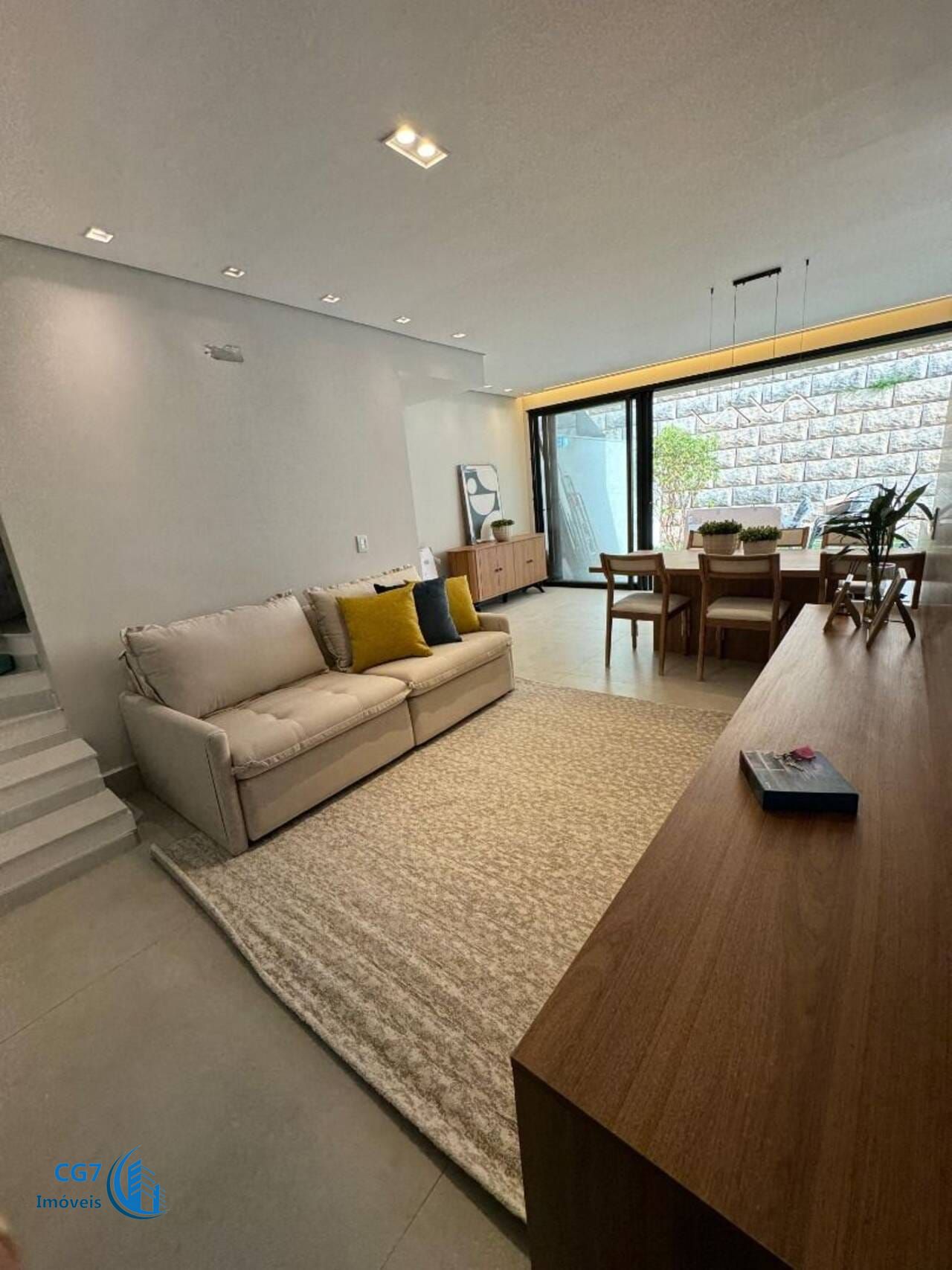 Sobrado à venda com 3 quartos, 152m² - Foto 1