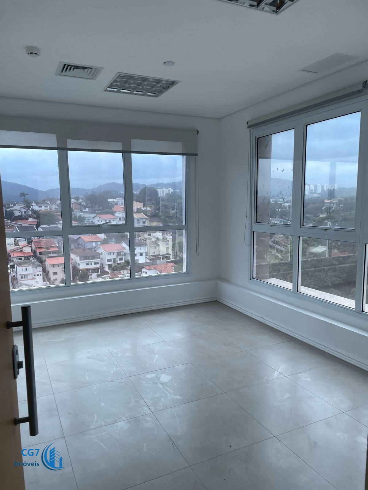 Conjunto Comercial-Sala à venda e aluguel com 1 quarto, 85m² - Foto 4