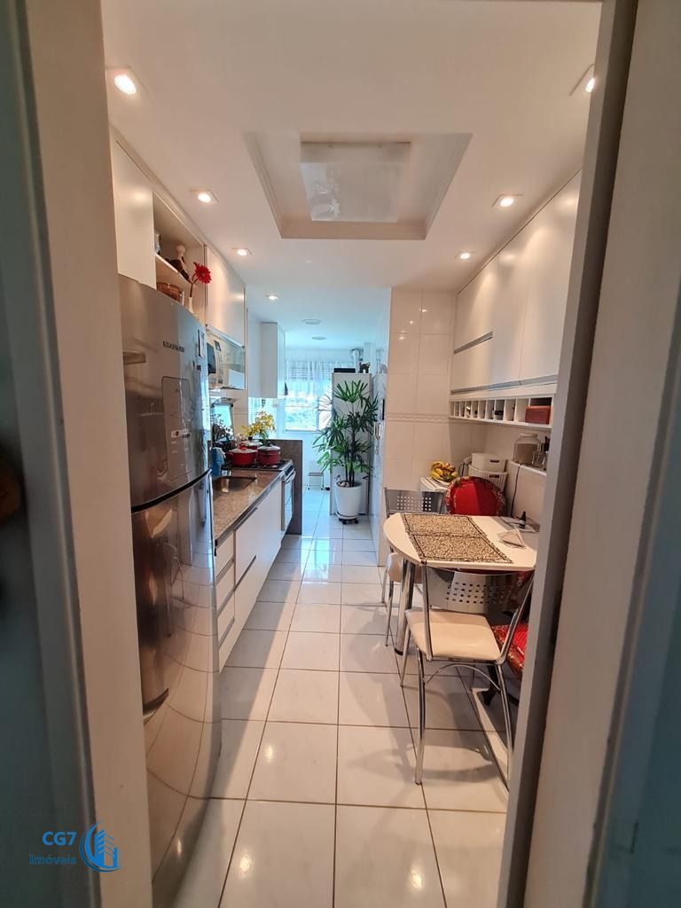 Apartamento à venda com 3 quartos, 96m² - Foto 3