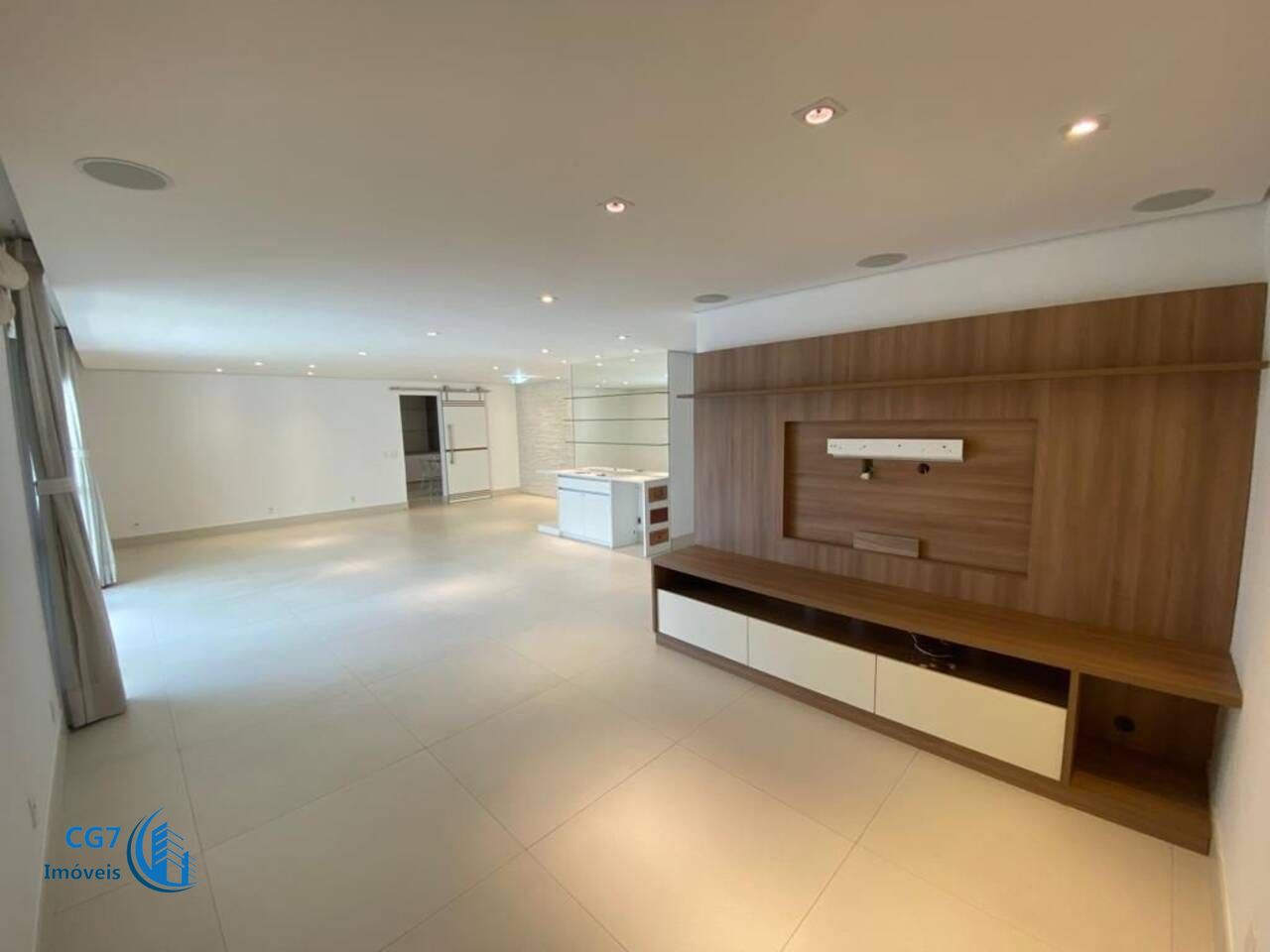 Apartamento à venda com 3 quartos, 201m² - Foto 4