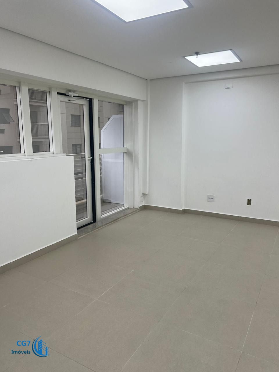 Conjunto Comercial-Sala à venda e aluguel com 1 quarto, 40m² - Foto 1