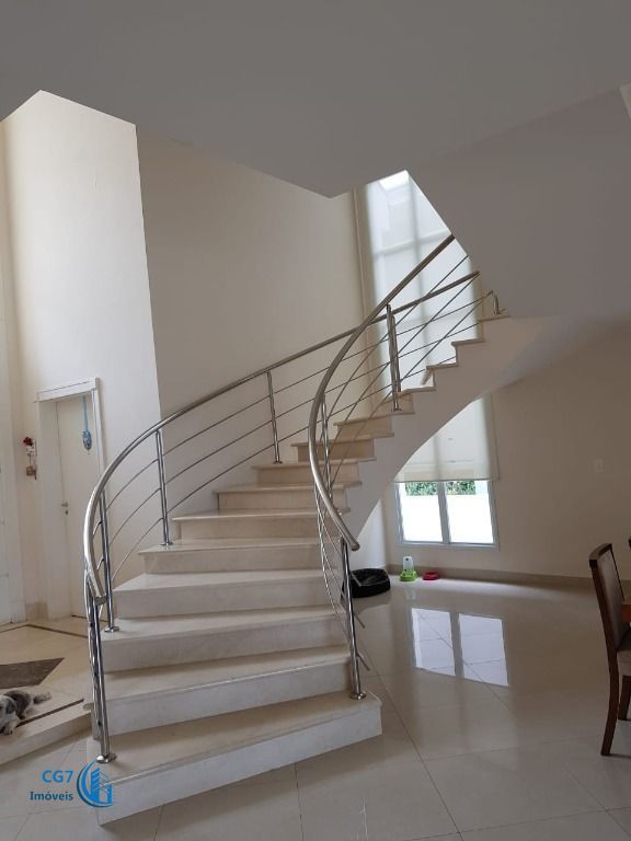 Casa de Condomínio à venda com 4 quartos, 600m² - Foto 1