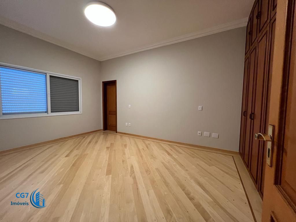 Casa de Condomínio para alugar com 4 quartos, 700m² - Foto 2