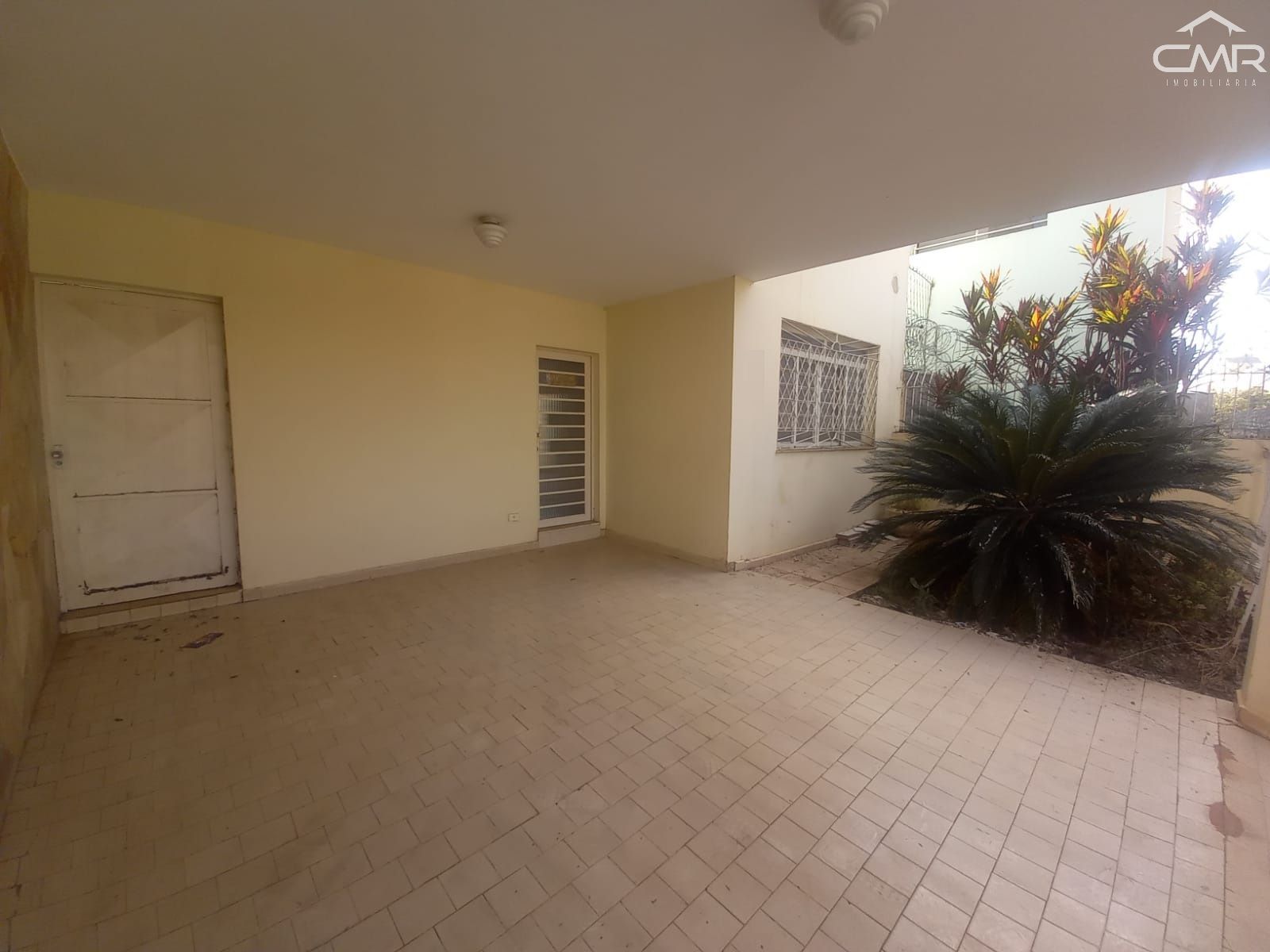 Casa, 3 quartos, 222 m² - Foto 2