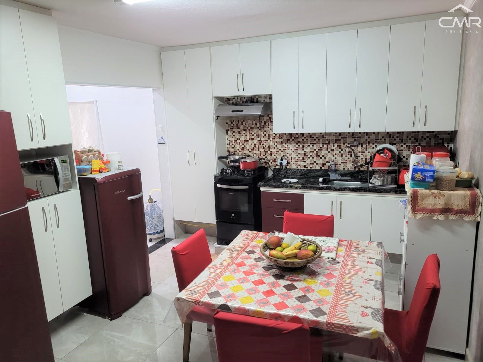 Casa à venda com 2 quartos, 95m² - Foto 3