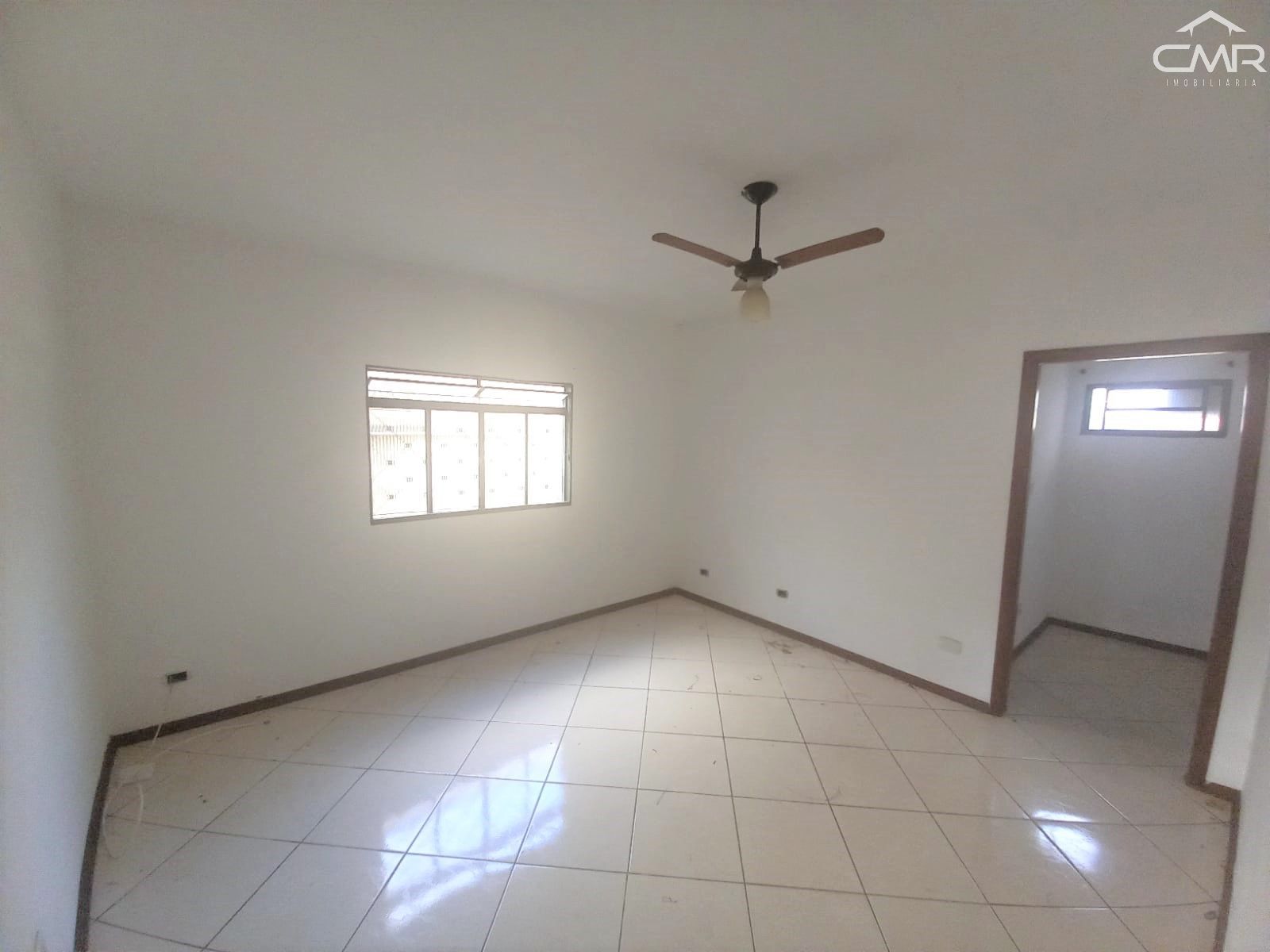 Casa à venda com 3 quartos, 180m² - Foto 4