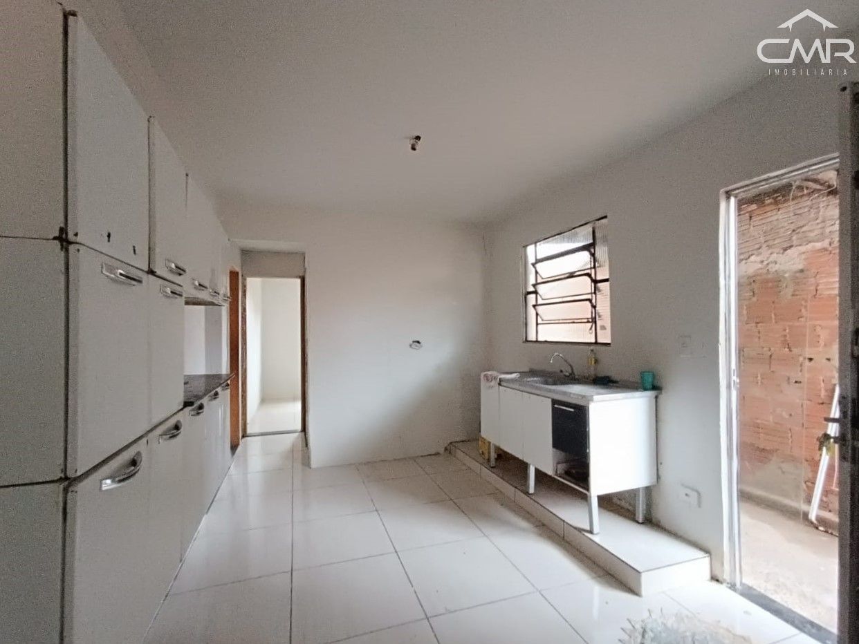 Casa à venda com 3 quartos, 80m² - Foto 3