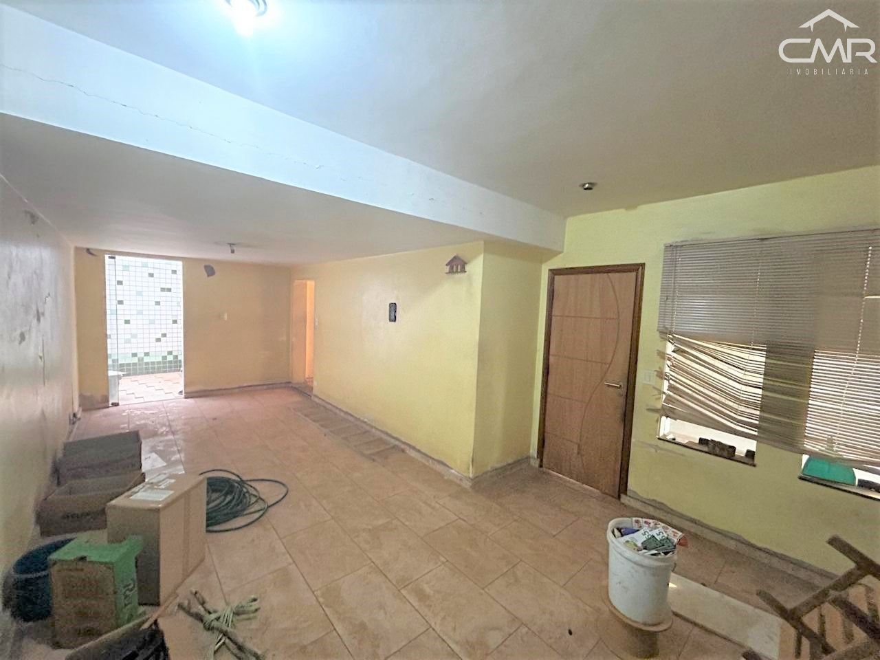Casa à venda com 3 quartos, 239m² - Foto 4