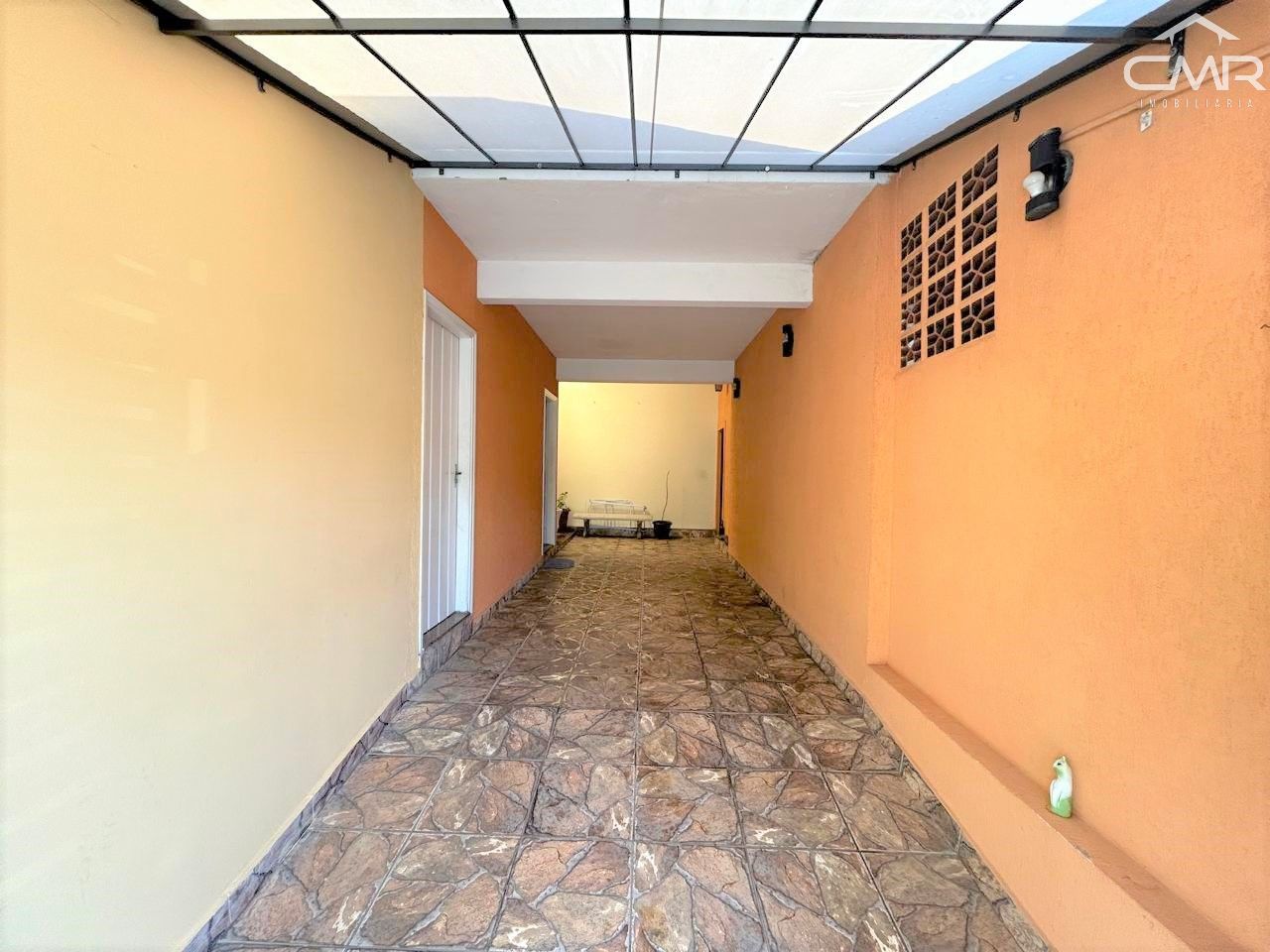 Casa à venda com 4 quartos, 130m² - Foto 3