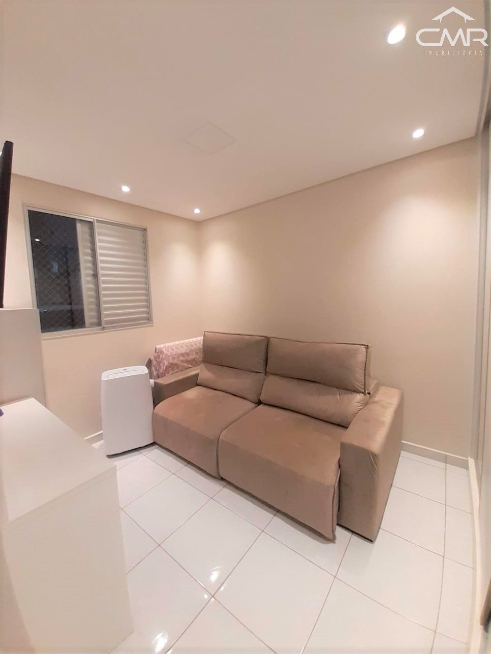 Apartamento com 2 Dormitórios à venda, 55 m² por R$ 180.000,00 Apartamento com 2 Dormitórios à venda, 55 m² por R$ 180.000,00