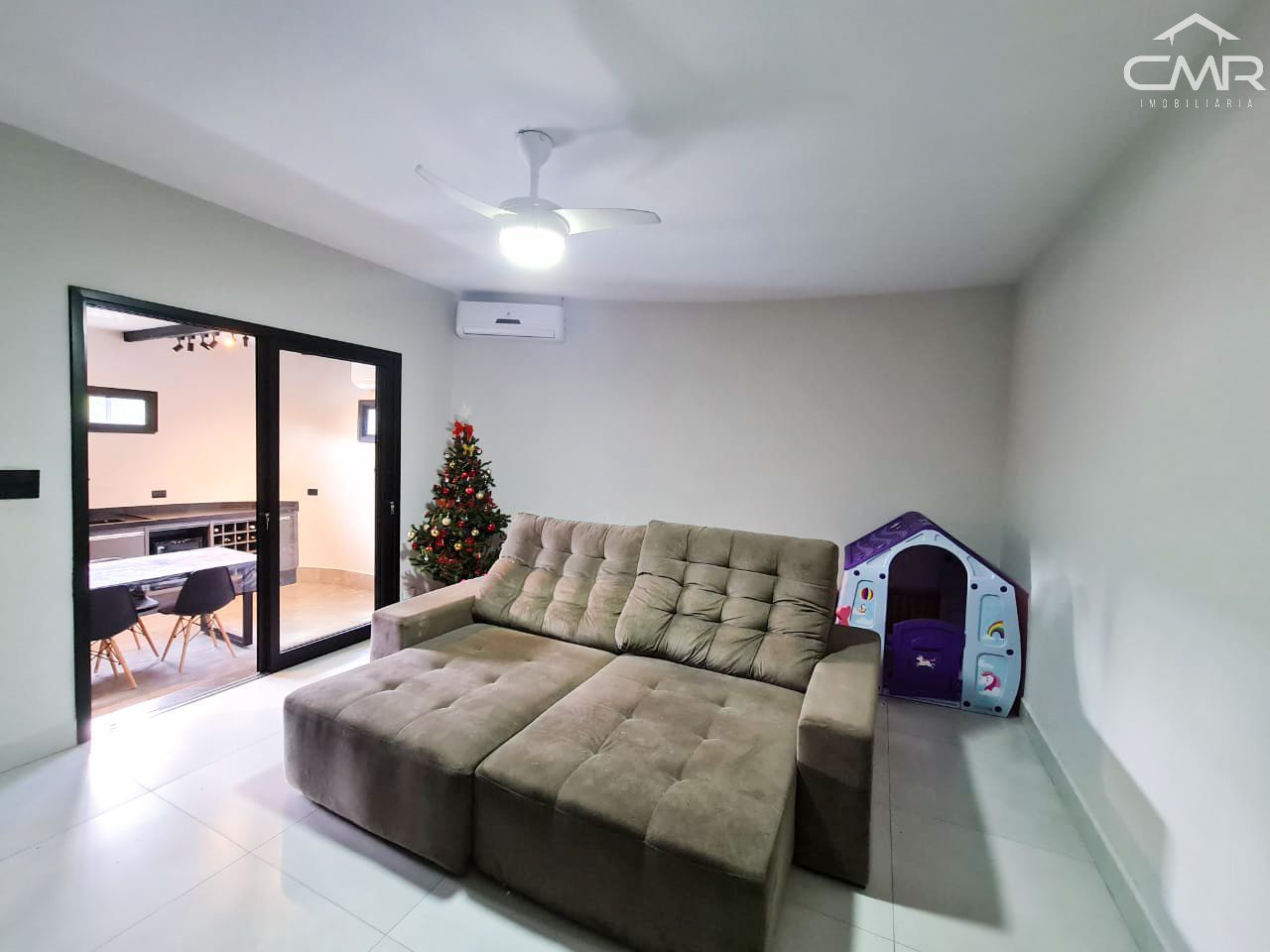 Casa à venda com 3 quartos, 150m² - Foto 3