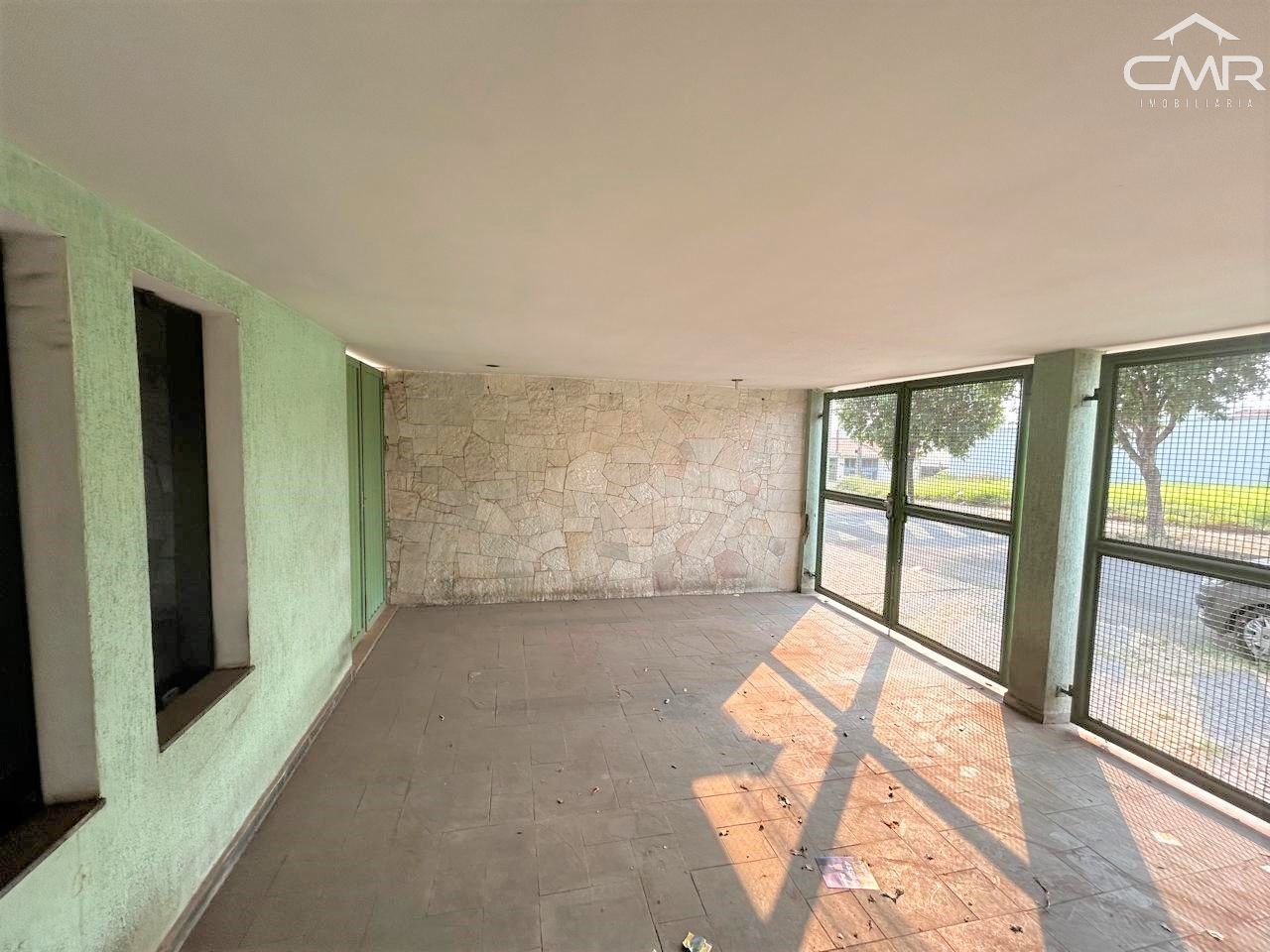 Casa à venda com 3 quartos, 239m² - Foto 3