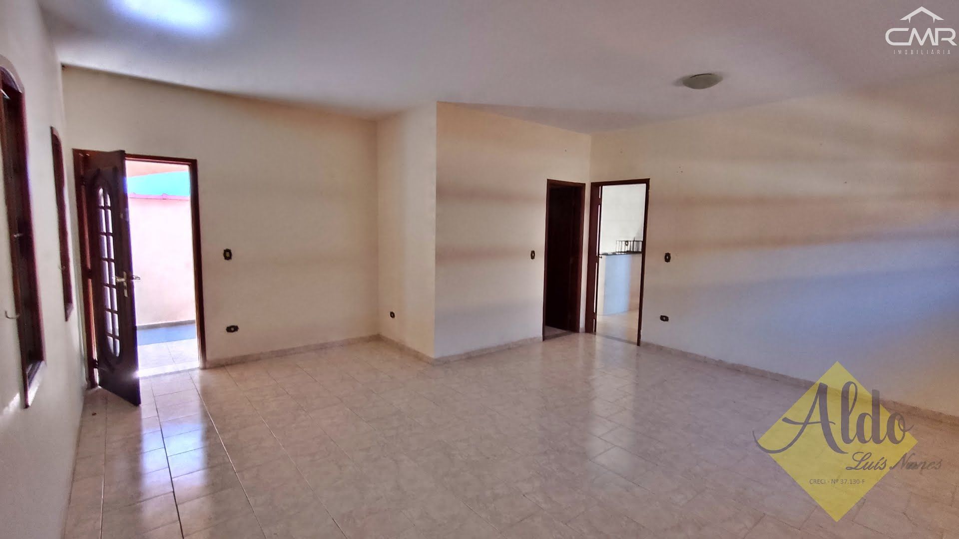 Casa à venda com 2 quartos, 180m² - Foto 8