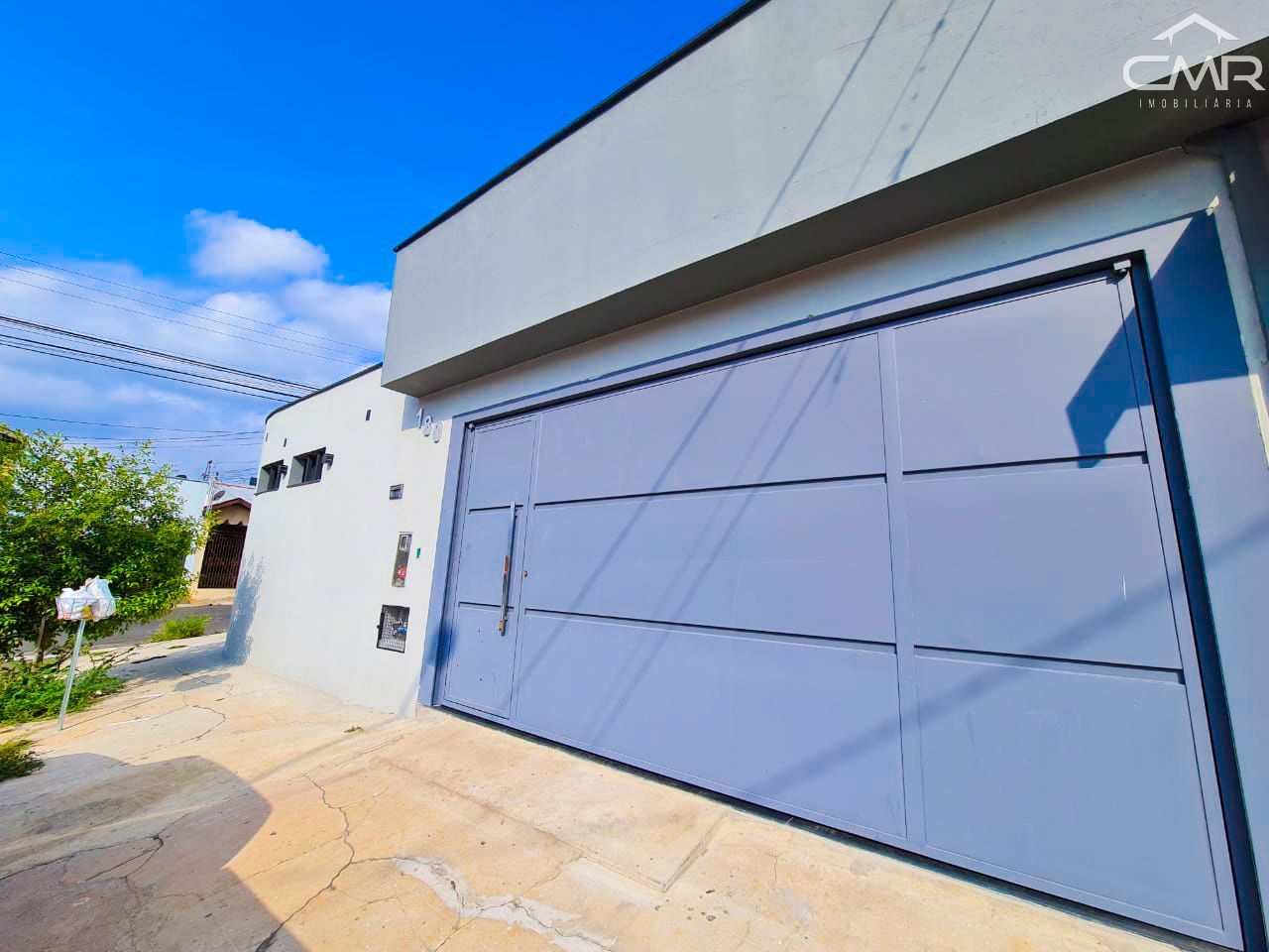 Casa à venda com 3 quartos, 150m² - Foto 1