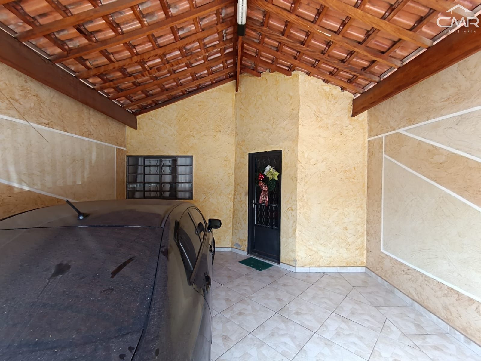 Casa à venda com 2 quartos, 120m² - Foto 1